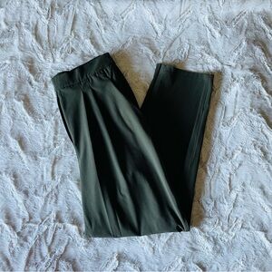 Lululemon Essential High-Rise Trouser